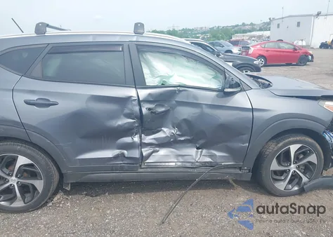 2016 Hyundai Tucson Sport z USA, uszkodzony, nr VIN KM8J3CA28GU095533